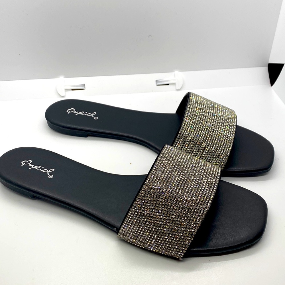 Quips cute sandals